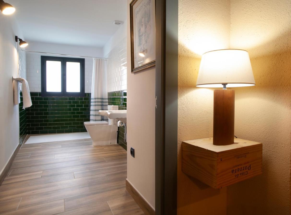 Priorat Aparthotel Falset Extérieur photo