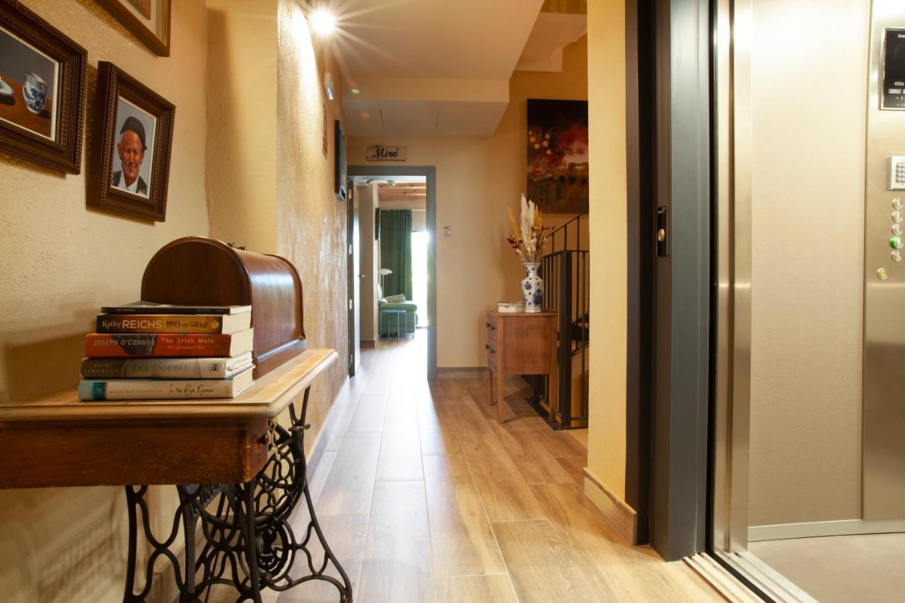 Priorat Aparthotel Falset Extérieur photo